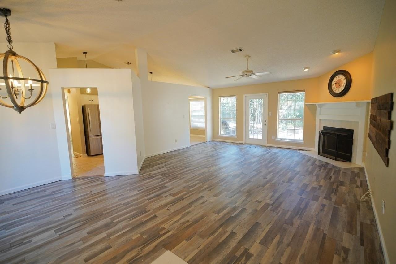 3108 Mccord Blvd - Photo 4 of 34