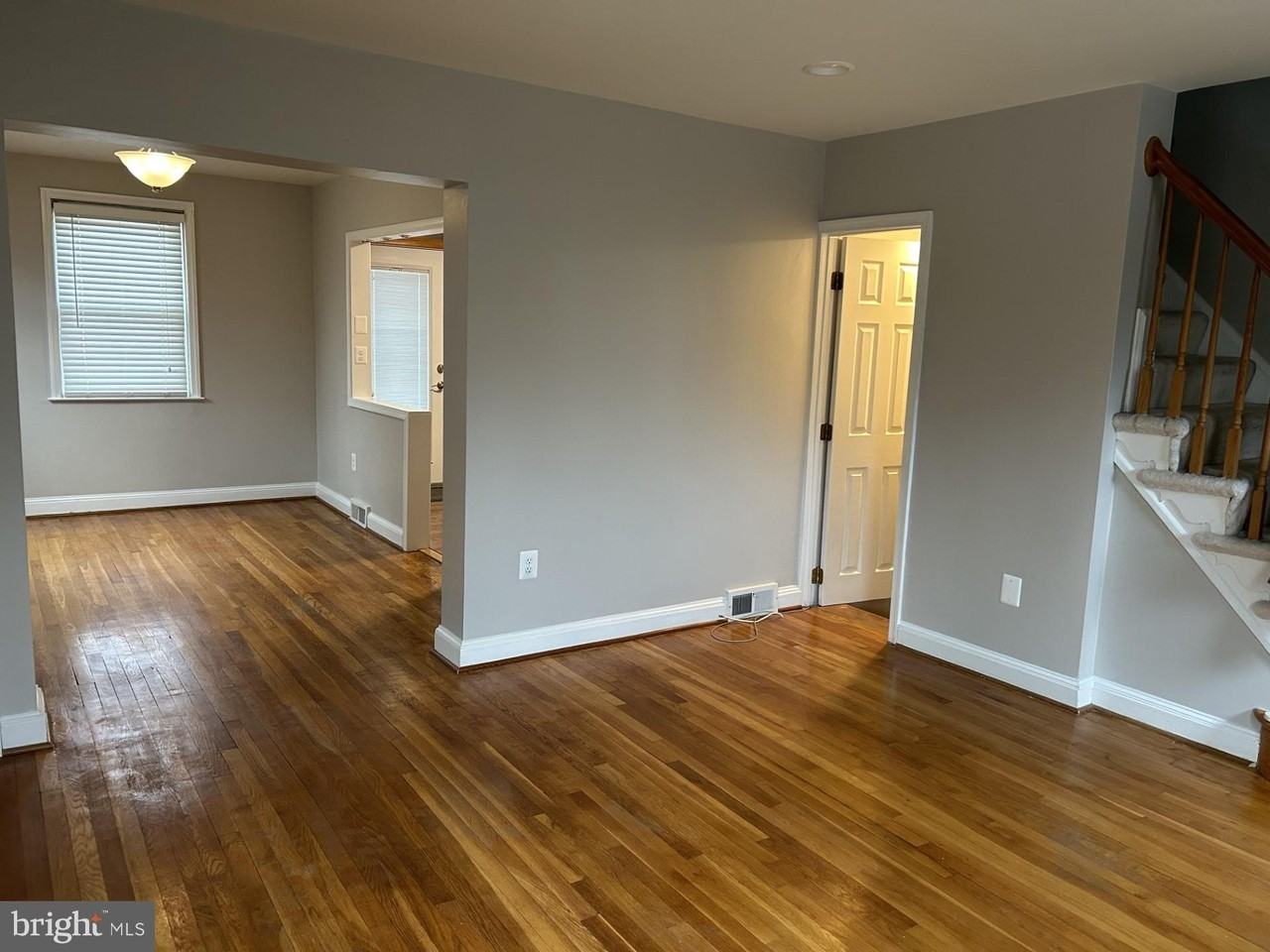 1728 Redwood Ave - Photo 6 of 18