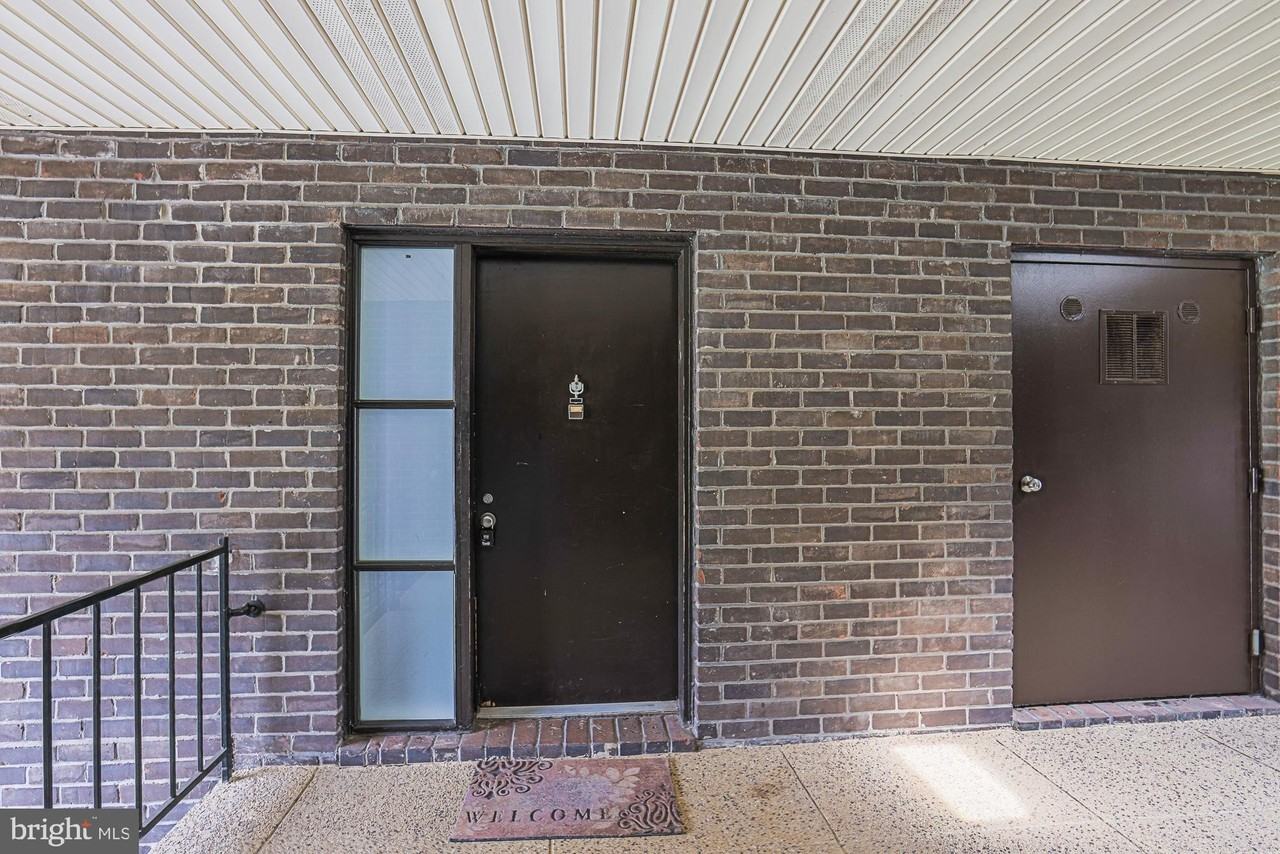 2 Stonehenge Cir Apt 9 #9 - Photo 4 of 26