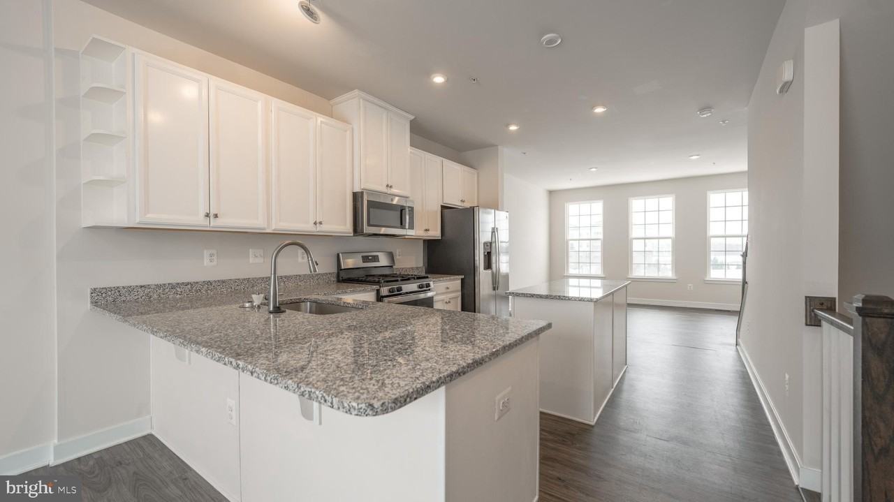 6404 Wild Plum Dr - Photo 5 of 20