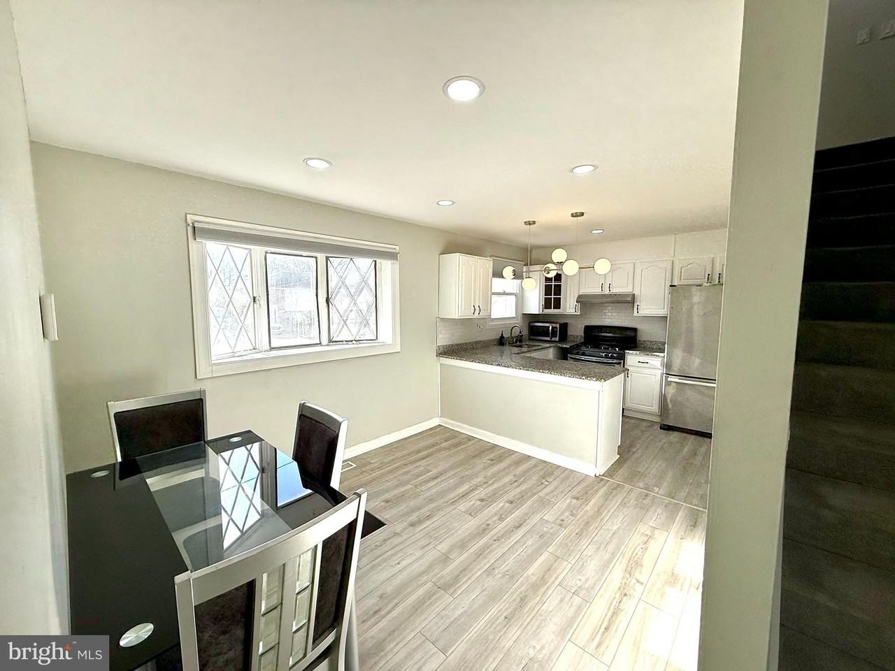 819 Carrington Ave - Photo 5 of 21