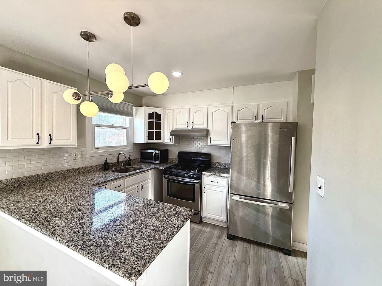 819 Carrington Ave - Photo 6 of 21