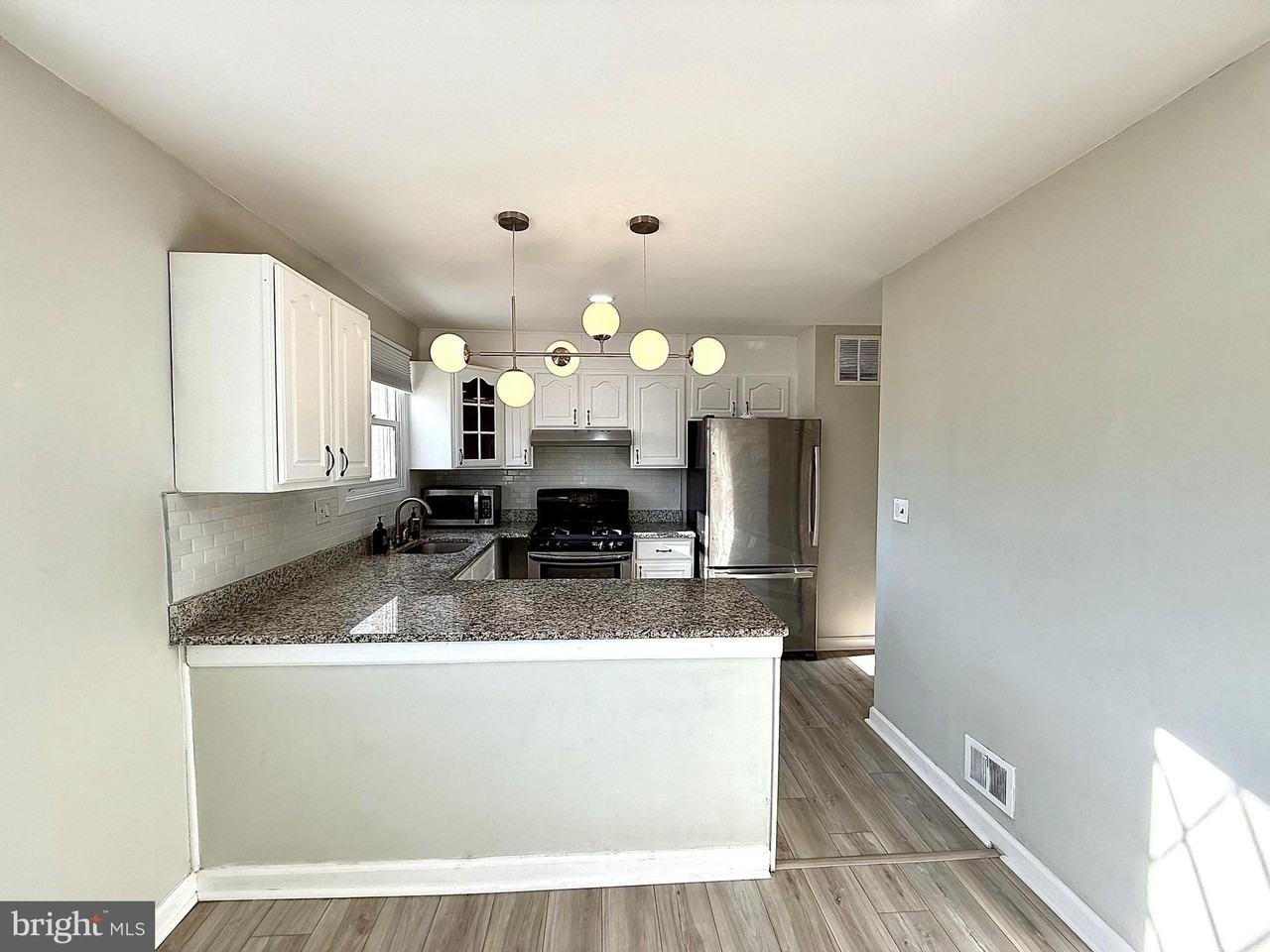 819 Carrington Ave - Photo 7 of 21