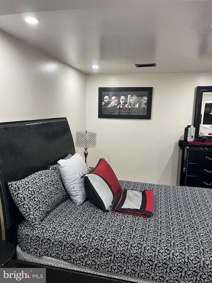 2021 Chadwick Ter - Photo 2 of 10