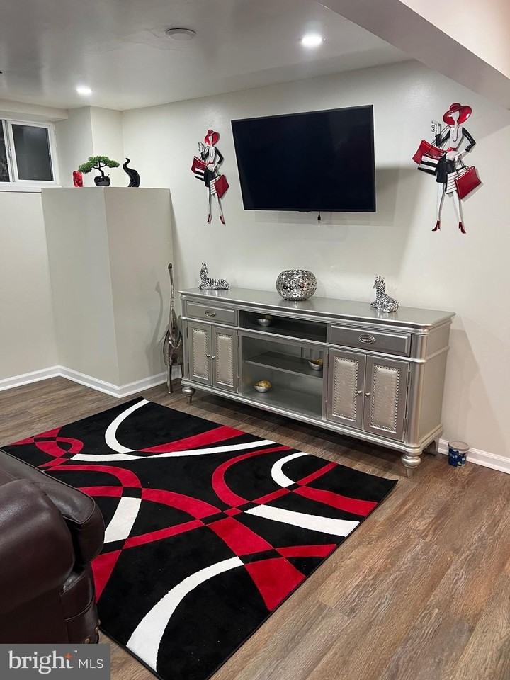 2021 Chadwick Ter - Photo 4 of 10