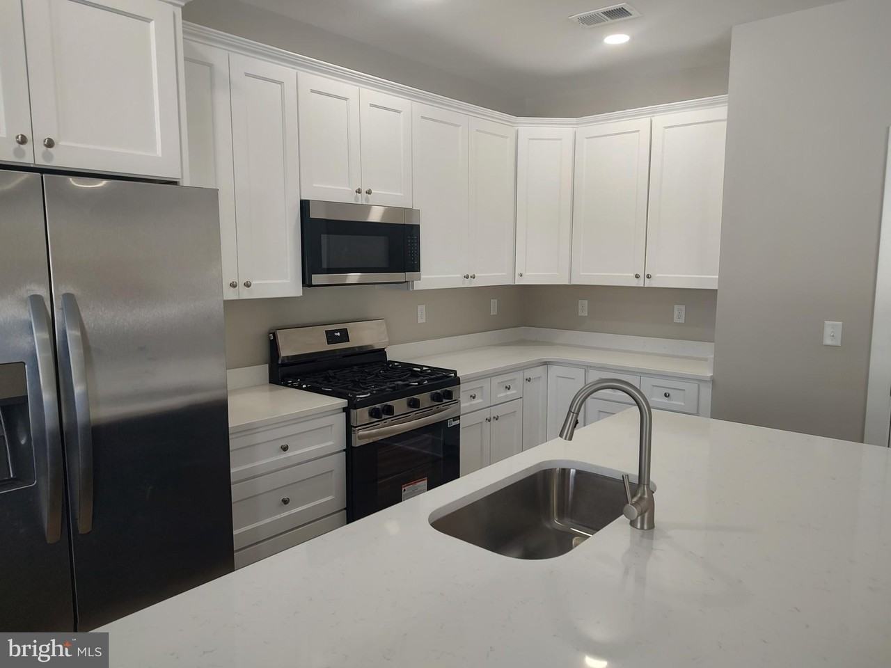 112 W Main St - Photo 3 of 7