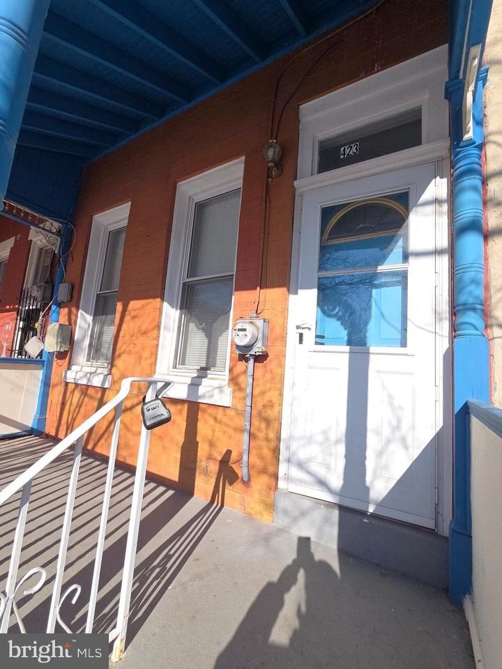 423 Trenton Ave - Photo 3 of 35
