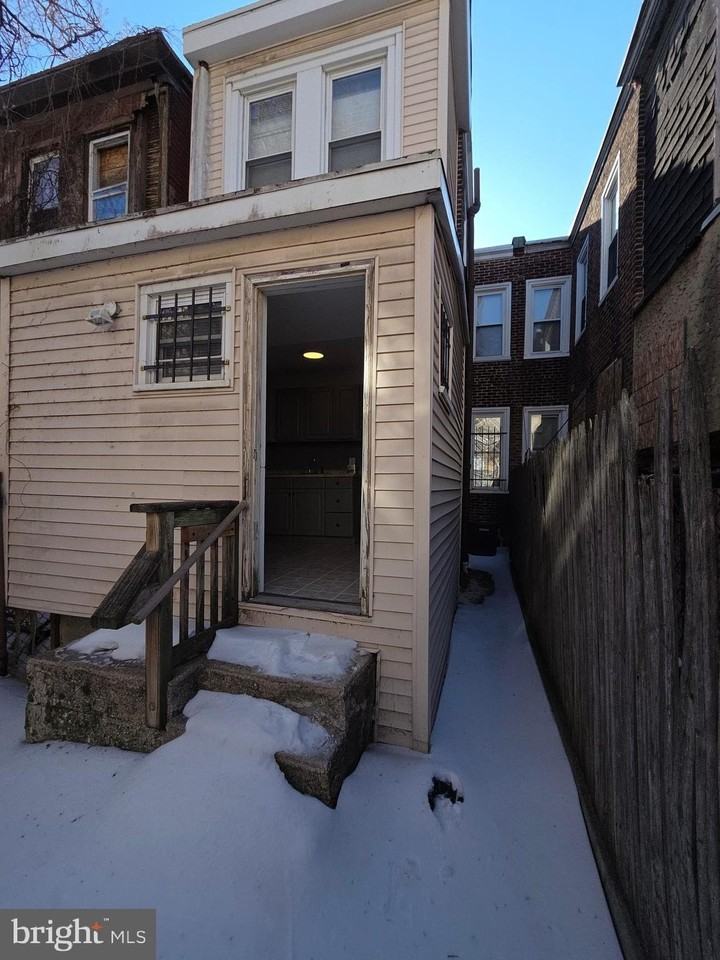 423 Trenton Ave - Photo 6 of 35