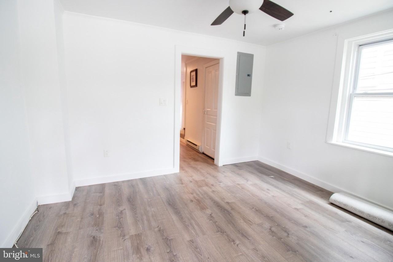 111 Jefferson Ave - Photo 2 of 6