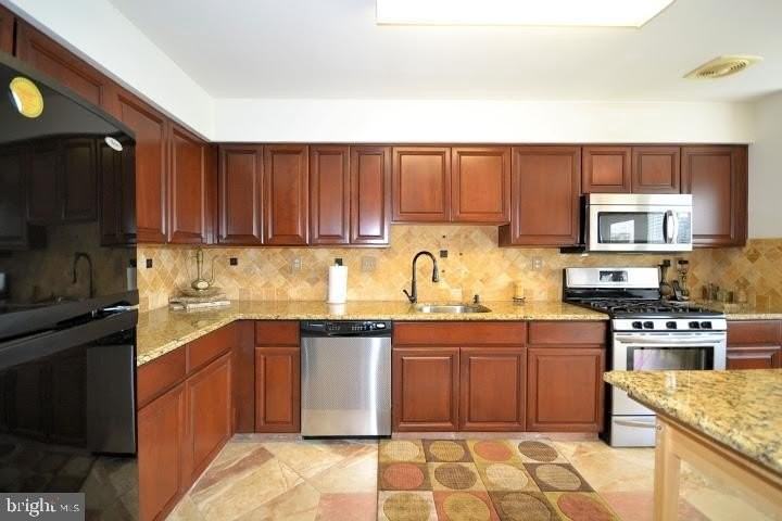 115 Farrington Ct - Photo 6 of 31