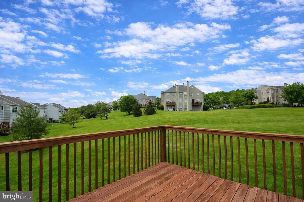 115 Farrington Ct - Photo 5 of 31