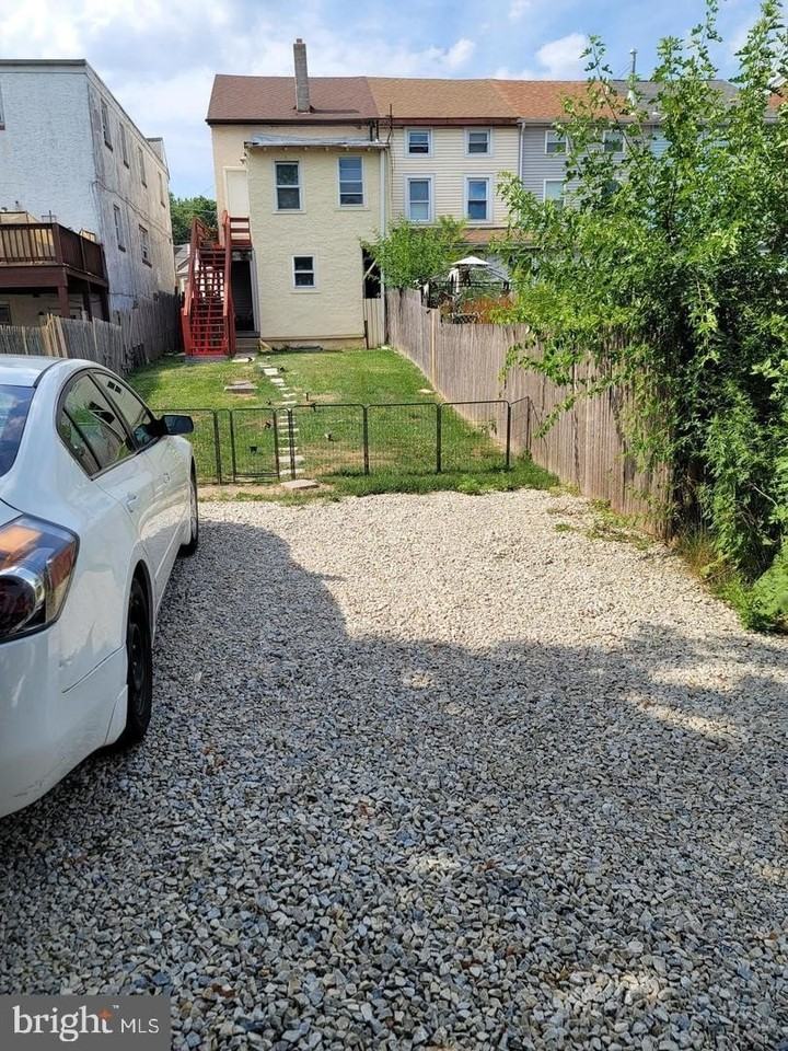 525 Spring Mill Ave 2nd Fl #2ndFL - Photo 2 of 10