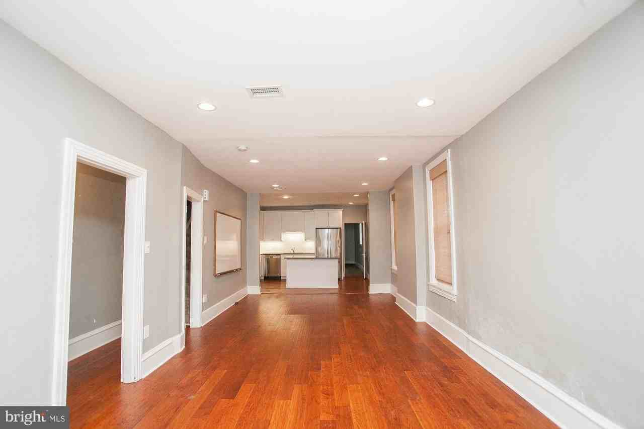 235 Roxborough Ave - Photo 5 of 31