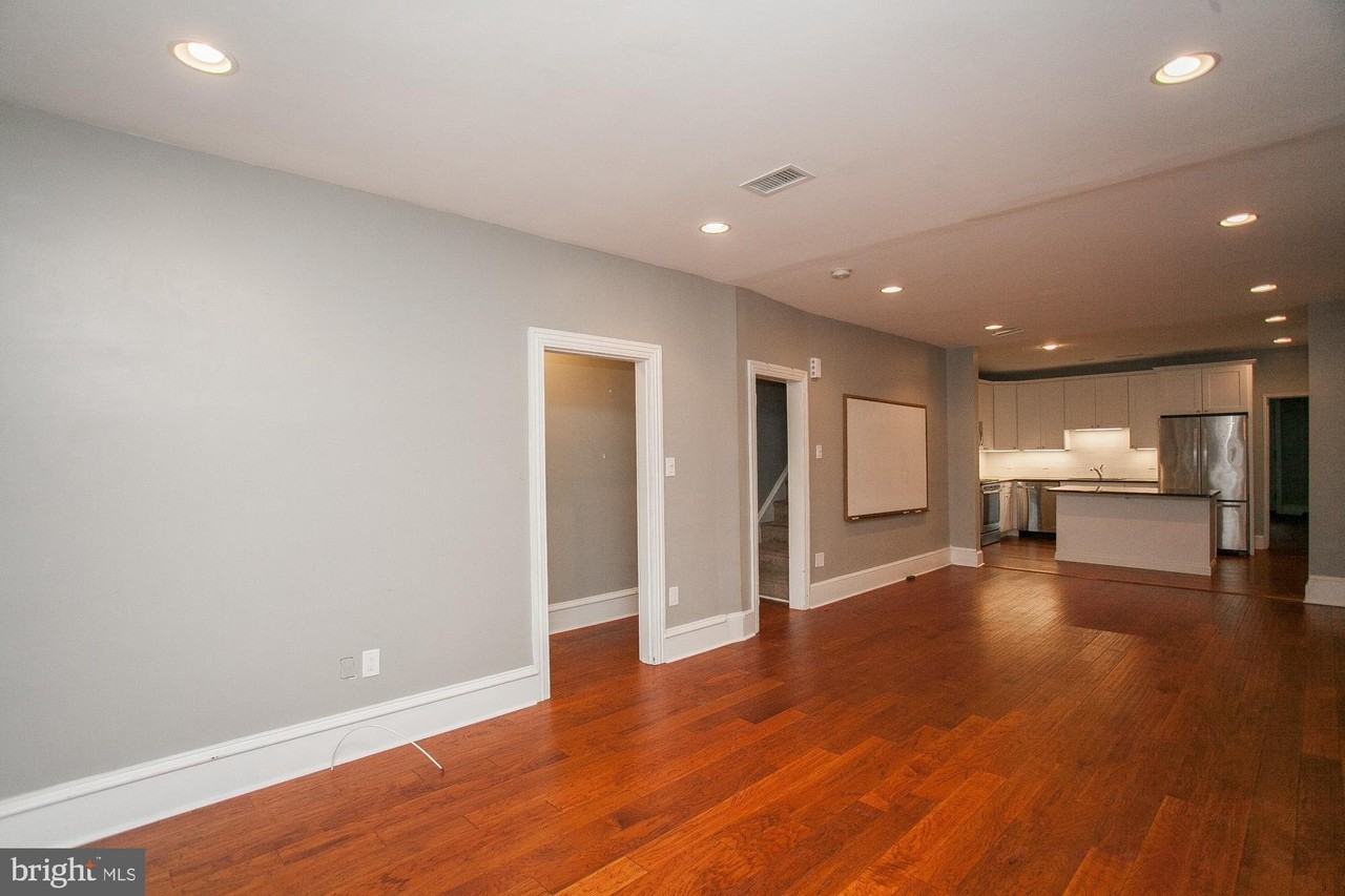 235 Roxborough Ave - Photo 6 of 31