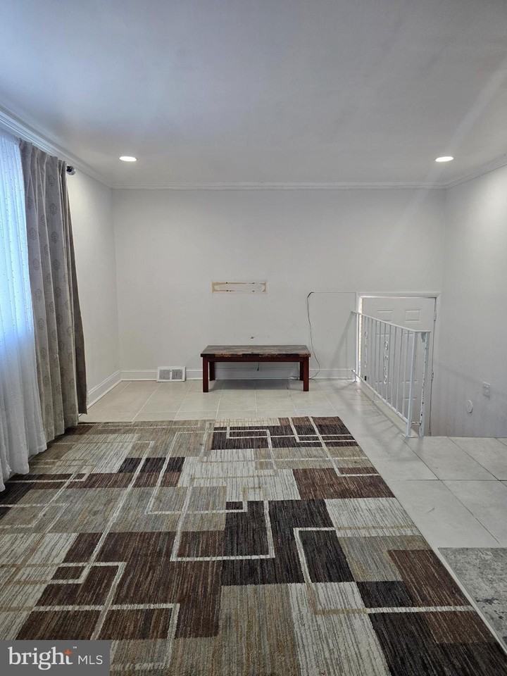 2118 Benson St - Photo 6 of 26