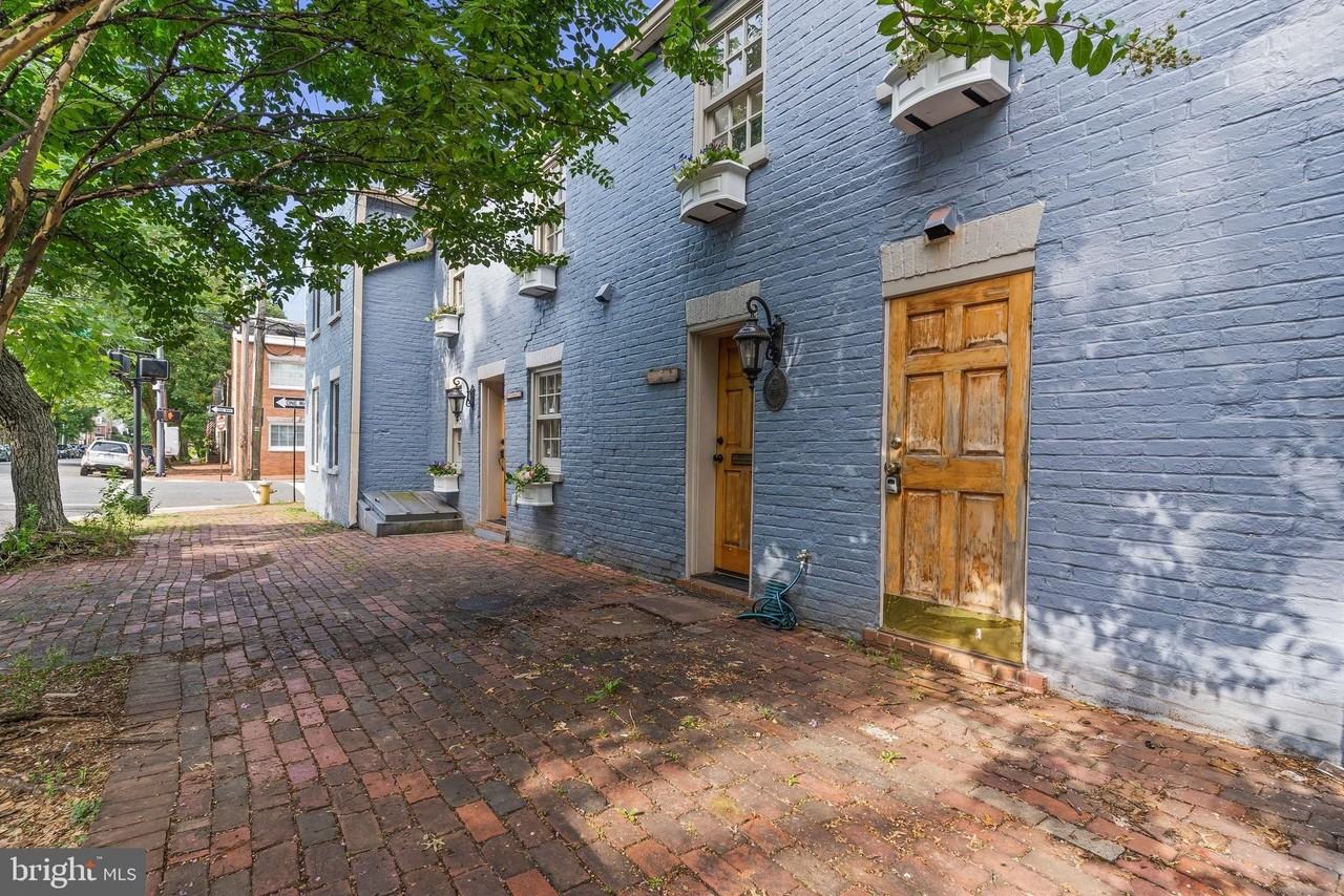 123 S Fayette St - Photo 2 of 41