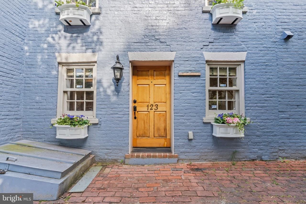 123 S Fayette St - Photo 3 of 41