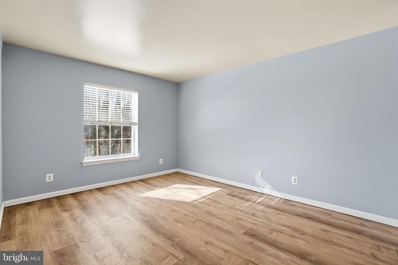 5902 Cove Landing Rd Apt 203 #203 - Photo 3 of 25