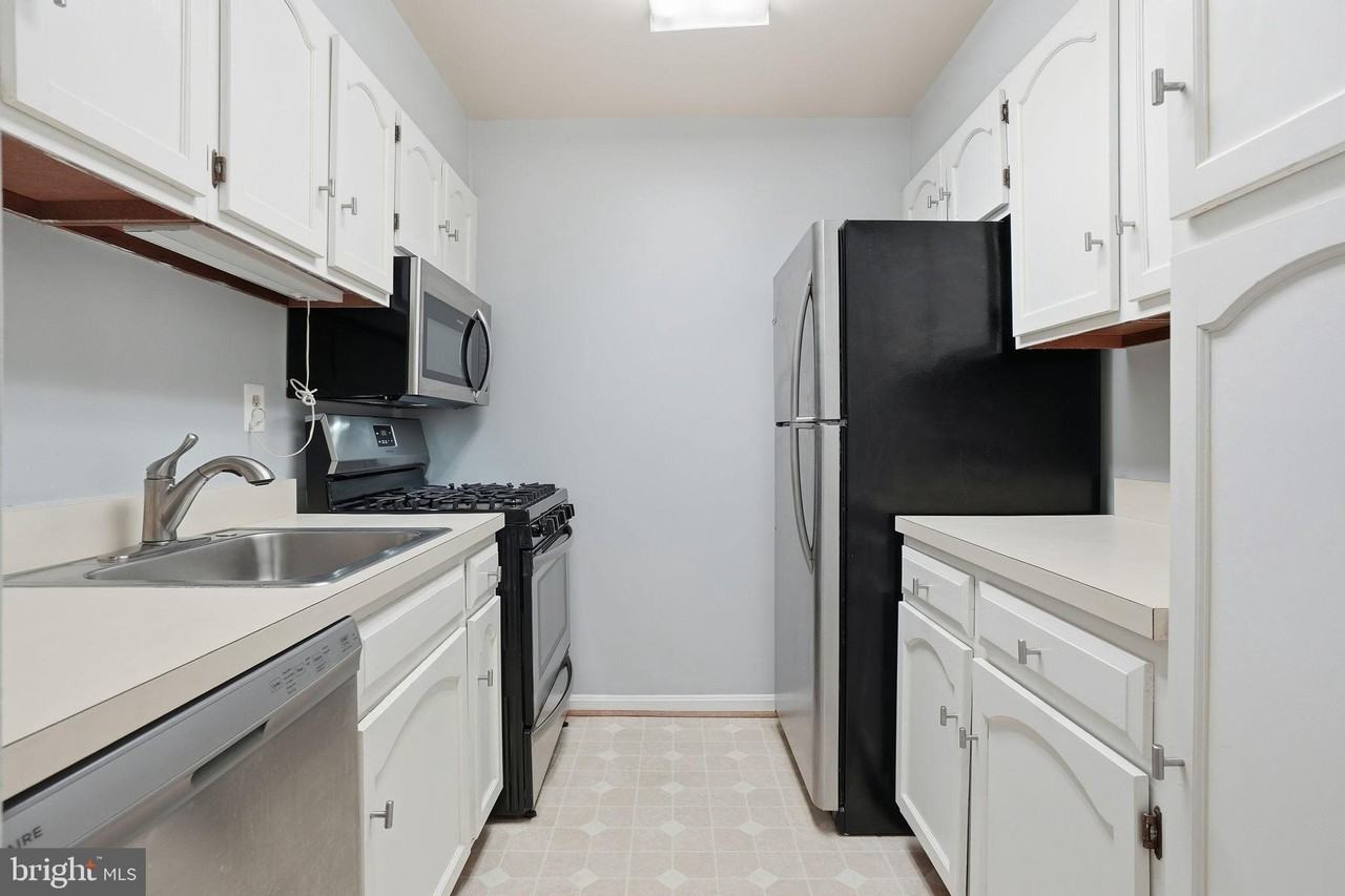 5902 Cove Landing Rd Apt 203 #203 - Photo 6 of 25