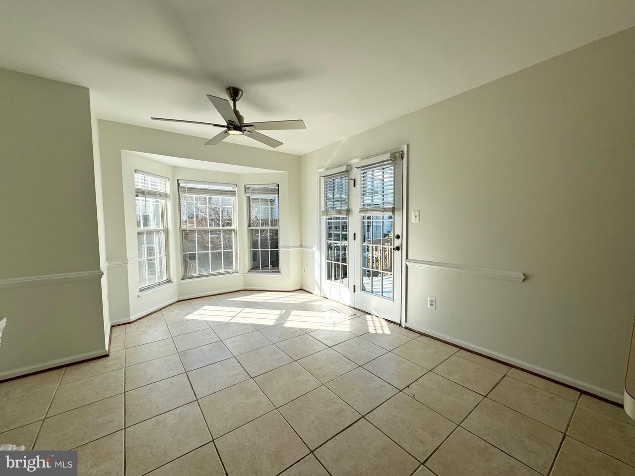 7481 Gadsby Sq - Photo 6 of 19