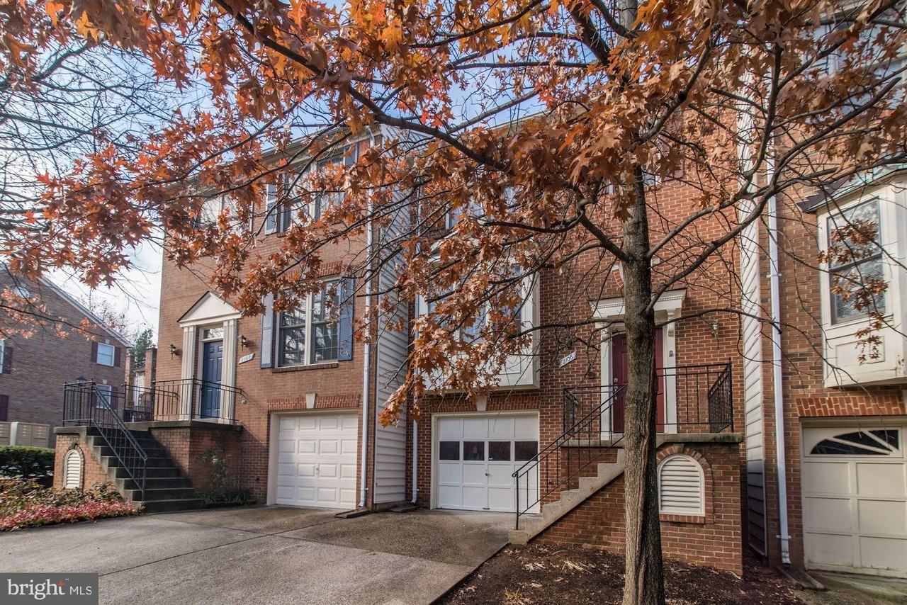 2106 Patty Ln - Photo 3 of 50