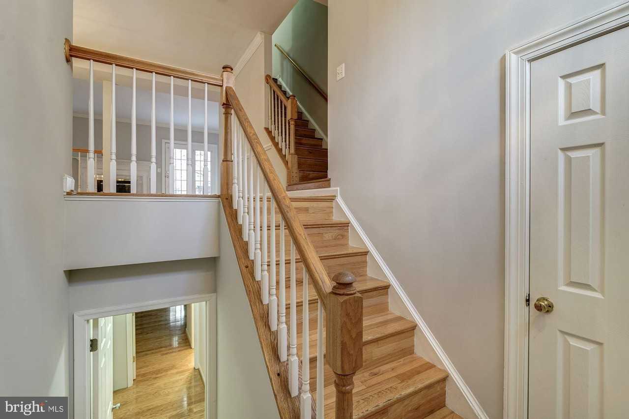 2106 Patty Ln - Photo 5 of 50