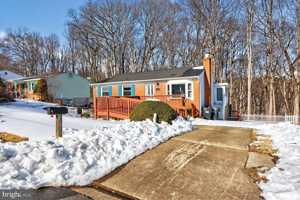 featured image of 4854 Langer Ln