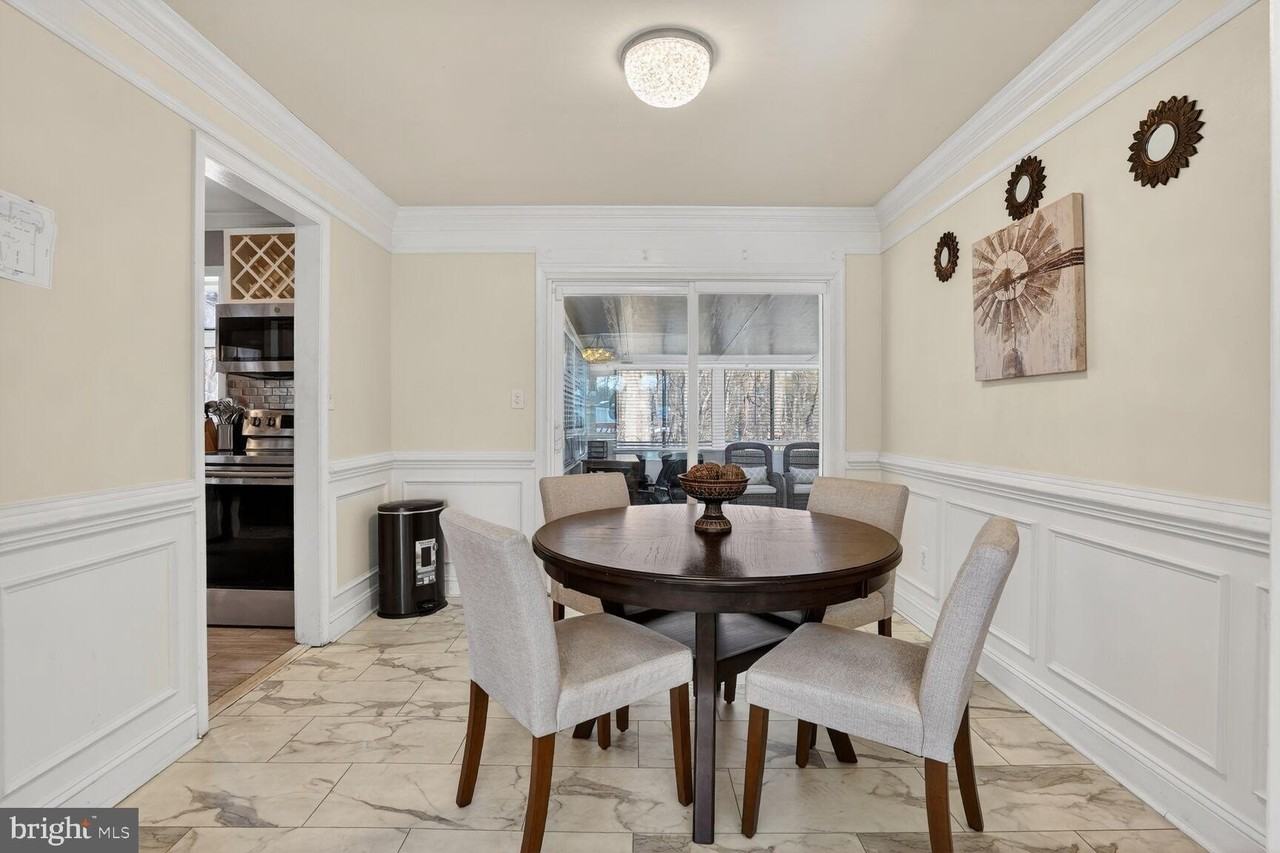 4854 Langer Ln - Photo 7 of 23