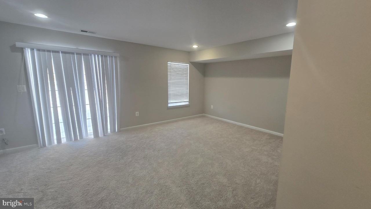 601 Birds Nest Way - Photo 5 of 28