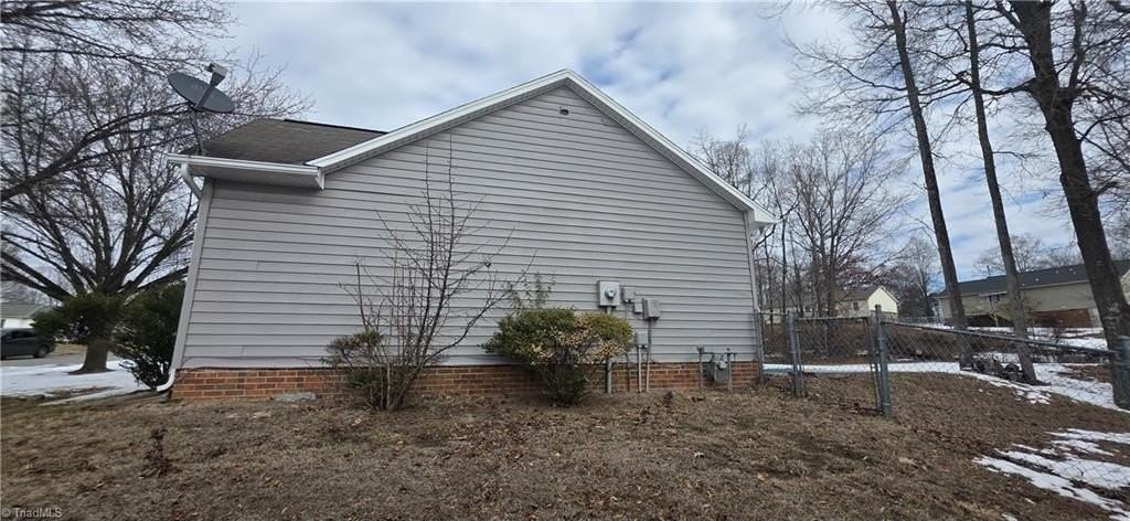 2714 Westgate Dr - Photo 4 of 36