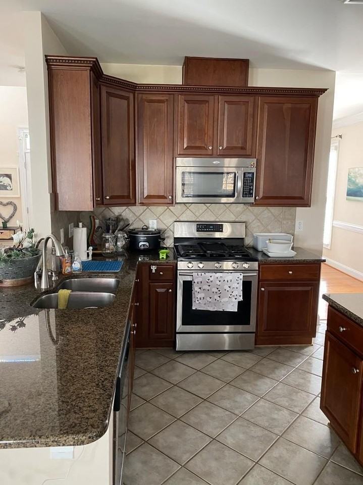 129 Fort Jackson Rd - Photo 6 of 35