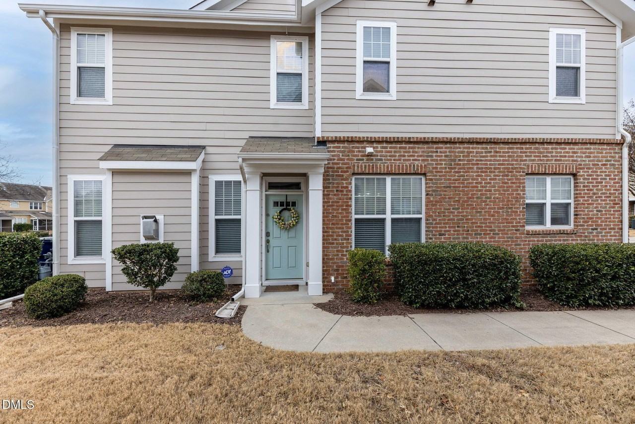 9145 Wooden Rd - Photo 3 of 36