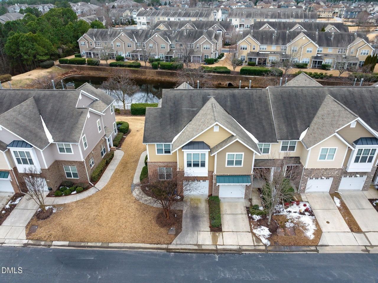 9145 Wooden Rd - Photo 4 of 36