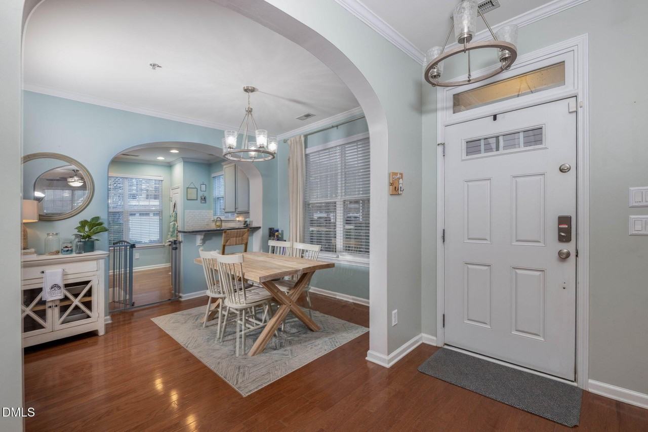 9145 Wooden Rd - Photo 6 of 36