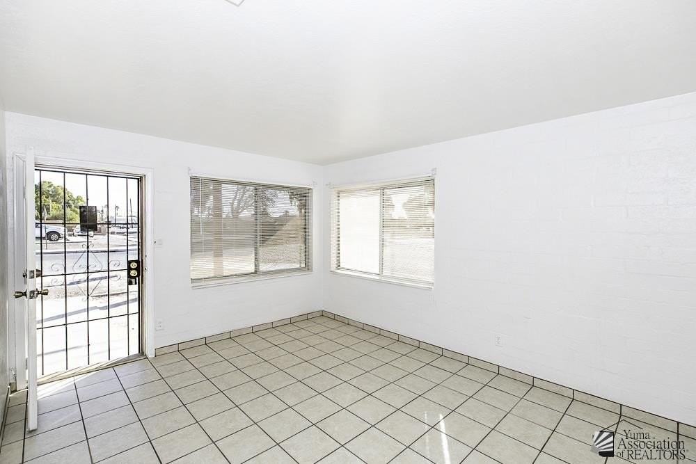 290 S 17th Ave - Photo 3 of 13