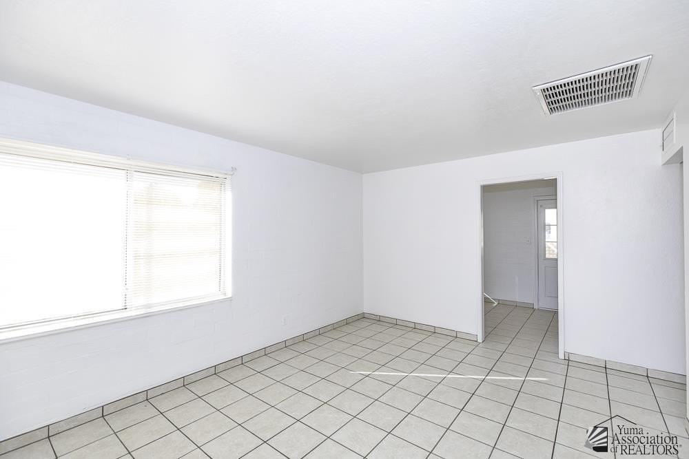 290 S 17th Ave - Photo 5 of 13