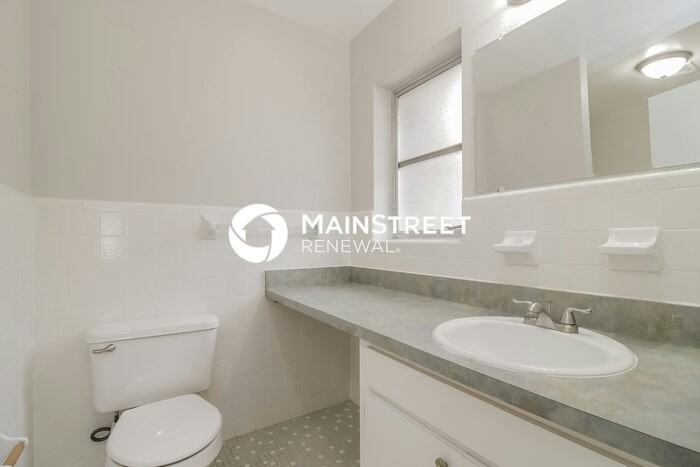 1927 English Dr - Photo 6 of 15