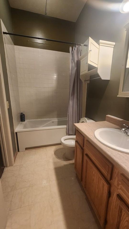 1211 Howard St #302 - Photo 2 of 12