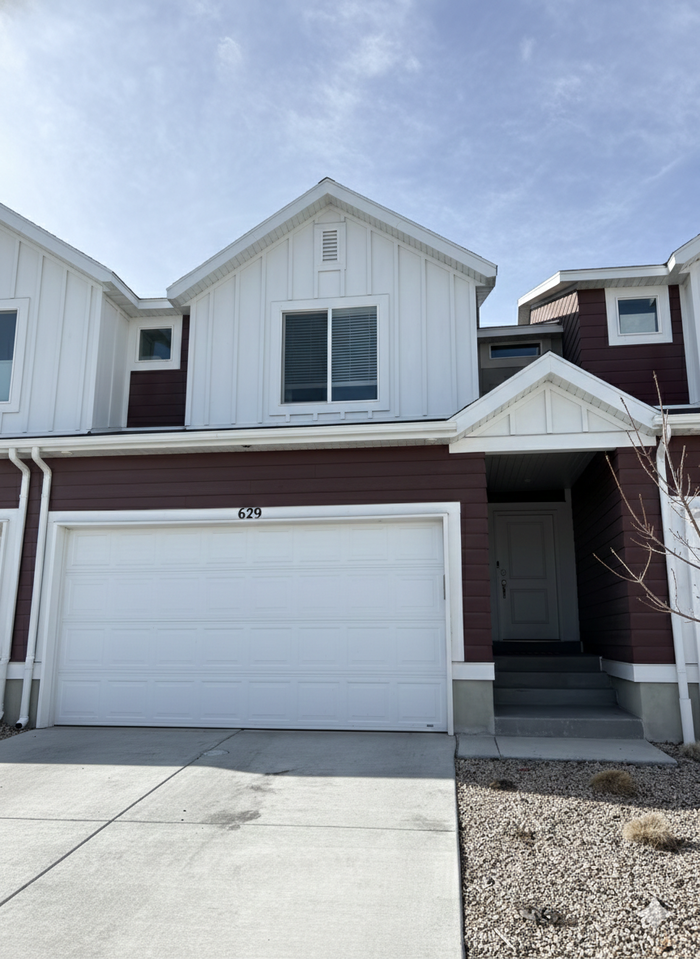 629 N Scuttlebutt Ln #1 - Photo 2 of 28