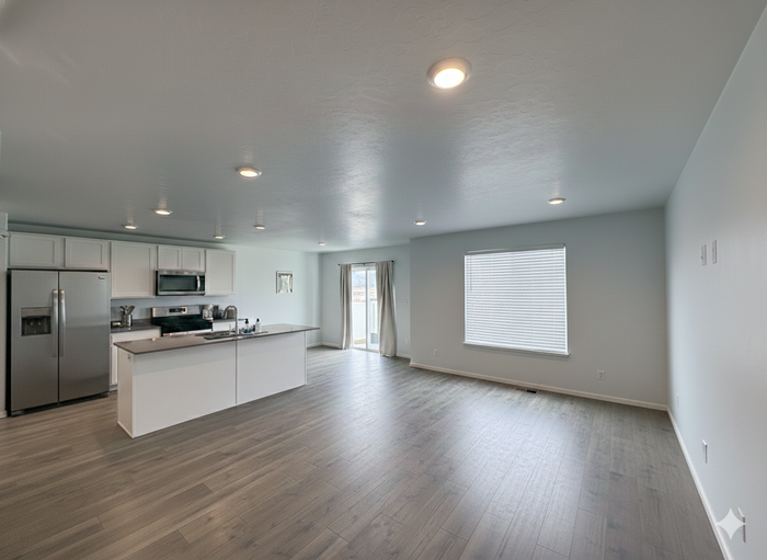 629 N Scuttlebutt Ln #1 - Photo 3 of 28