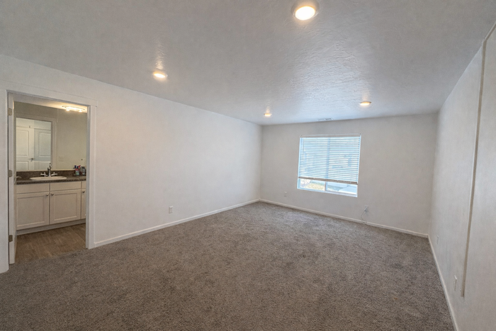 629 N Scuttlebutt Ln #1 - Photo 6 of 28