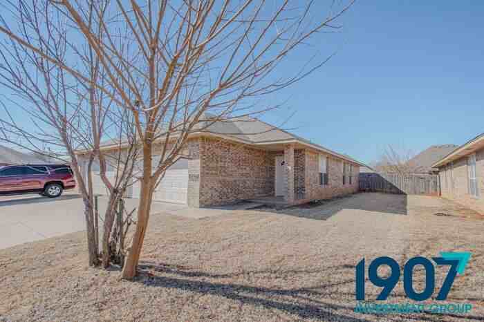 1509 Tahoe Ln - Photo 3 of 25