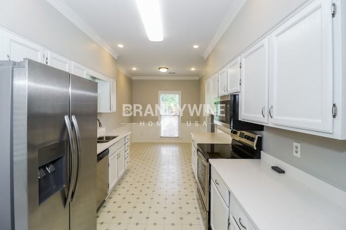 2795 Lanthorn Dr - Photo 5 of 18