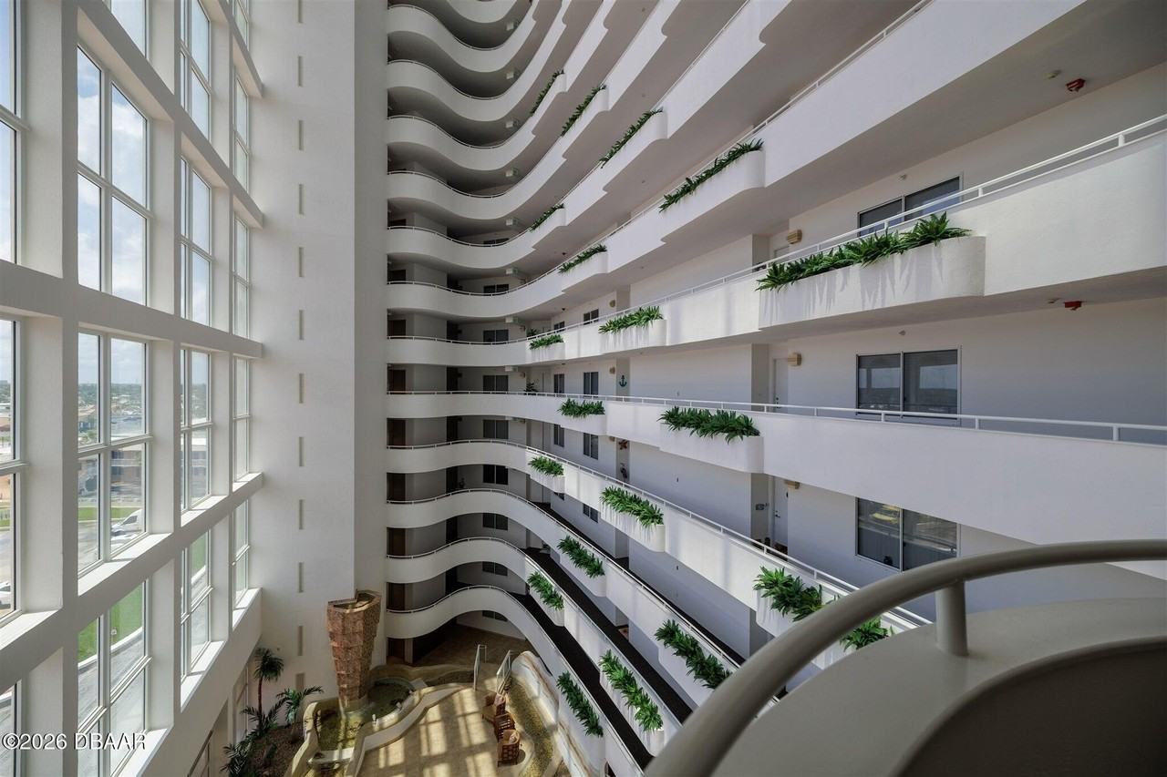 2545 S Atlantic Ave Apt 604 #604 - Photo 2 of 50