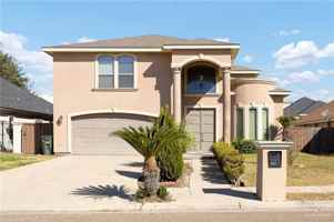 featured image of 2427 E 5th St