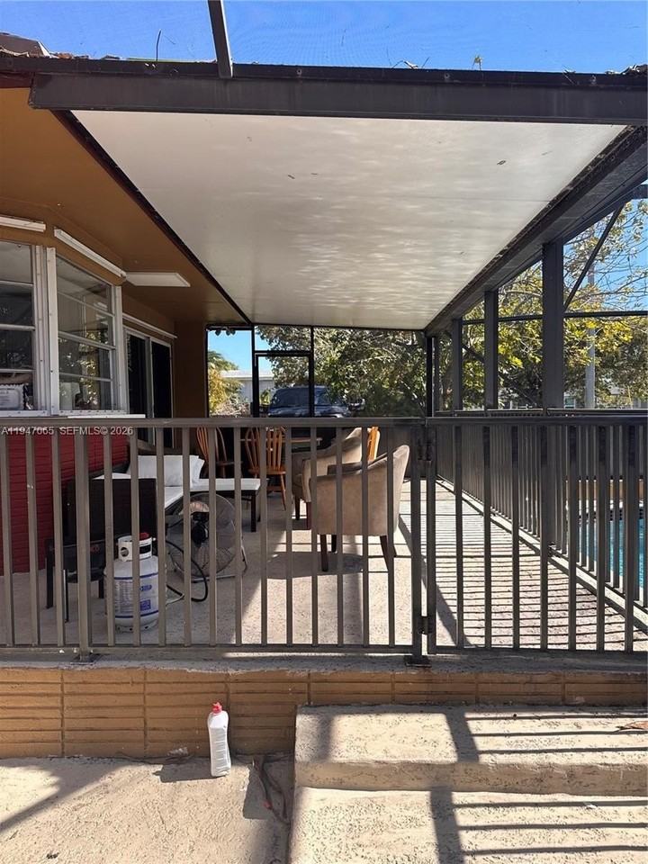 10800 Sw 160th St - Photo 3 of 9