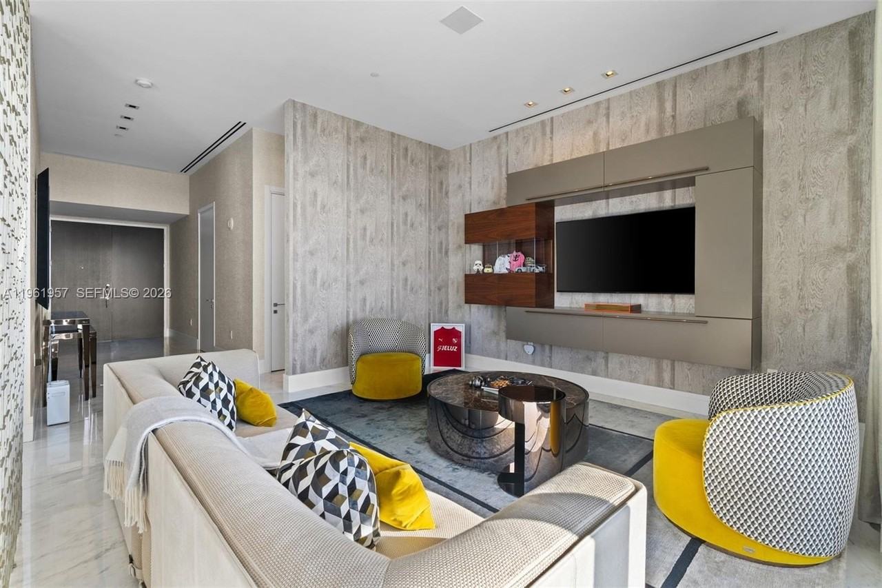 17141 Collins Ave #3002 - Photo 4 of 30