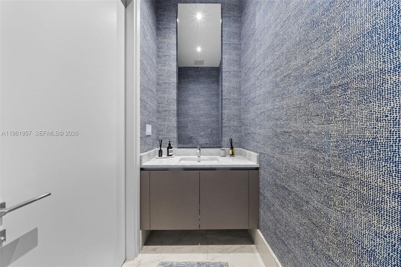 17141 Collins Ave #3002 - Photo 7 of 30