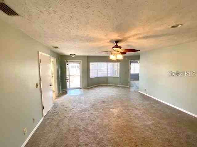 4703 Se 14th St - Photo 5 of 12