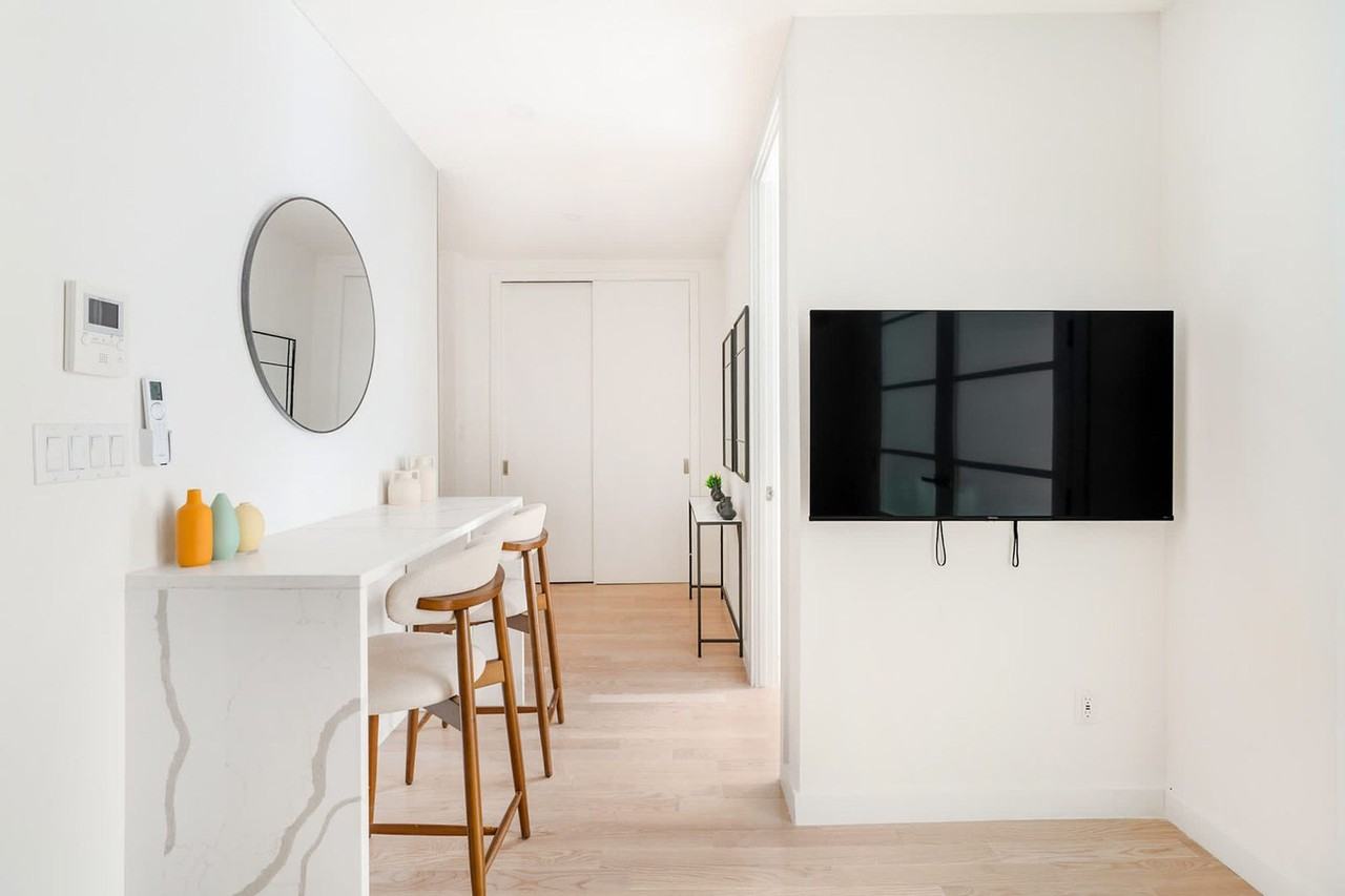 347 E 78th St #1460467P - Photo 2 of 21